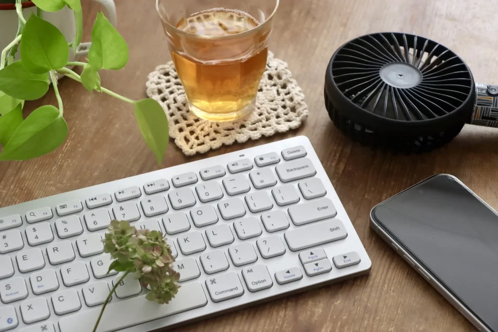 デスクワークイメージ